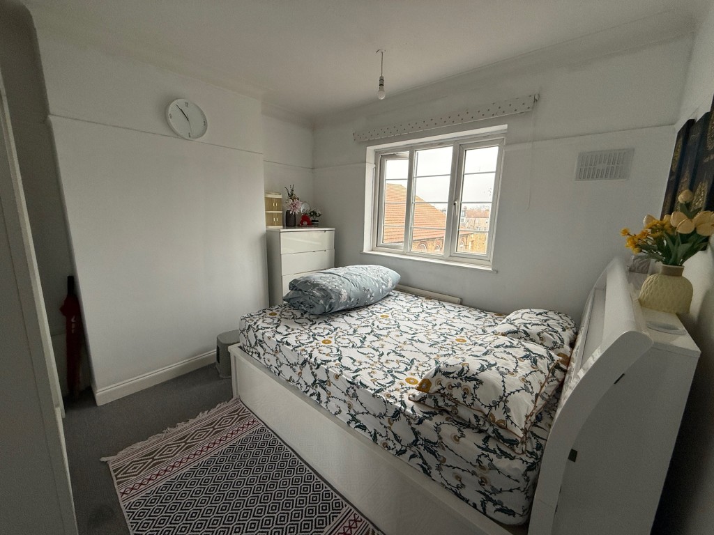Lot: 157 - FLAT FOR INVESTMENT - Bedroom